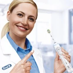 Oral B Oral-B Opzetborstels FlossAction 3 Stuks 16 Oral B Oral-B Opzetborstels FlossAction 3 Stuks -Oral B 1197x1200 12